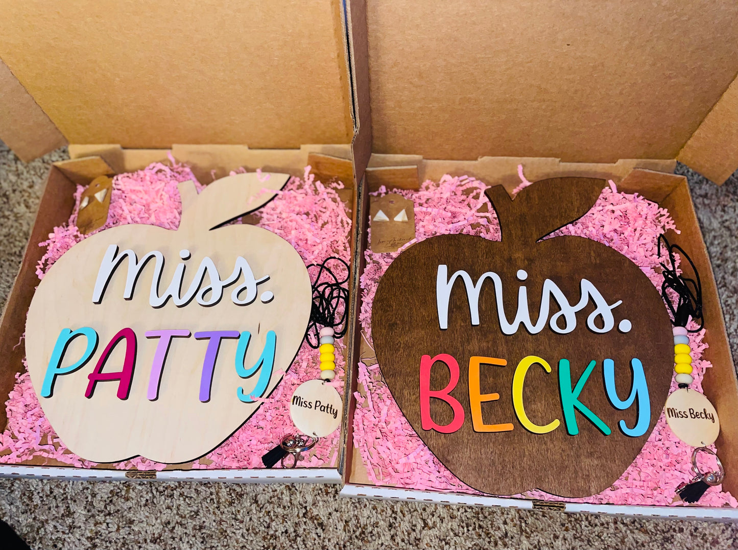 ๐ Personalized Teacher Apple Name Sign