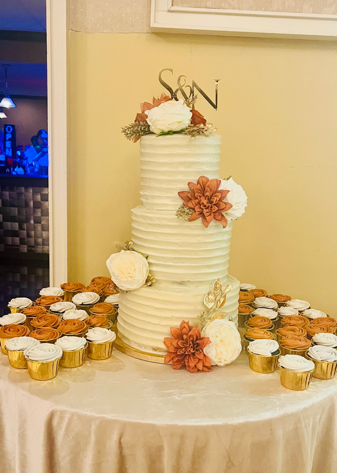 Cake toppers