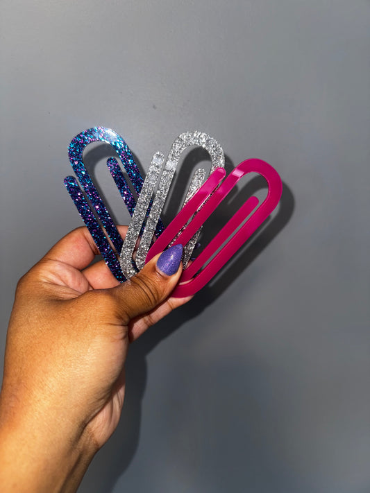 Jumbo Acrylic Paperclip – Fun & Durable Desk Accessory