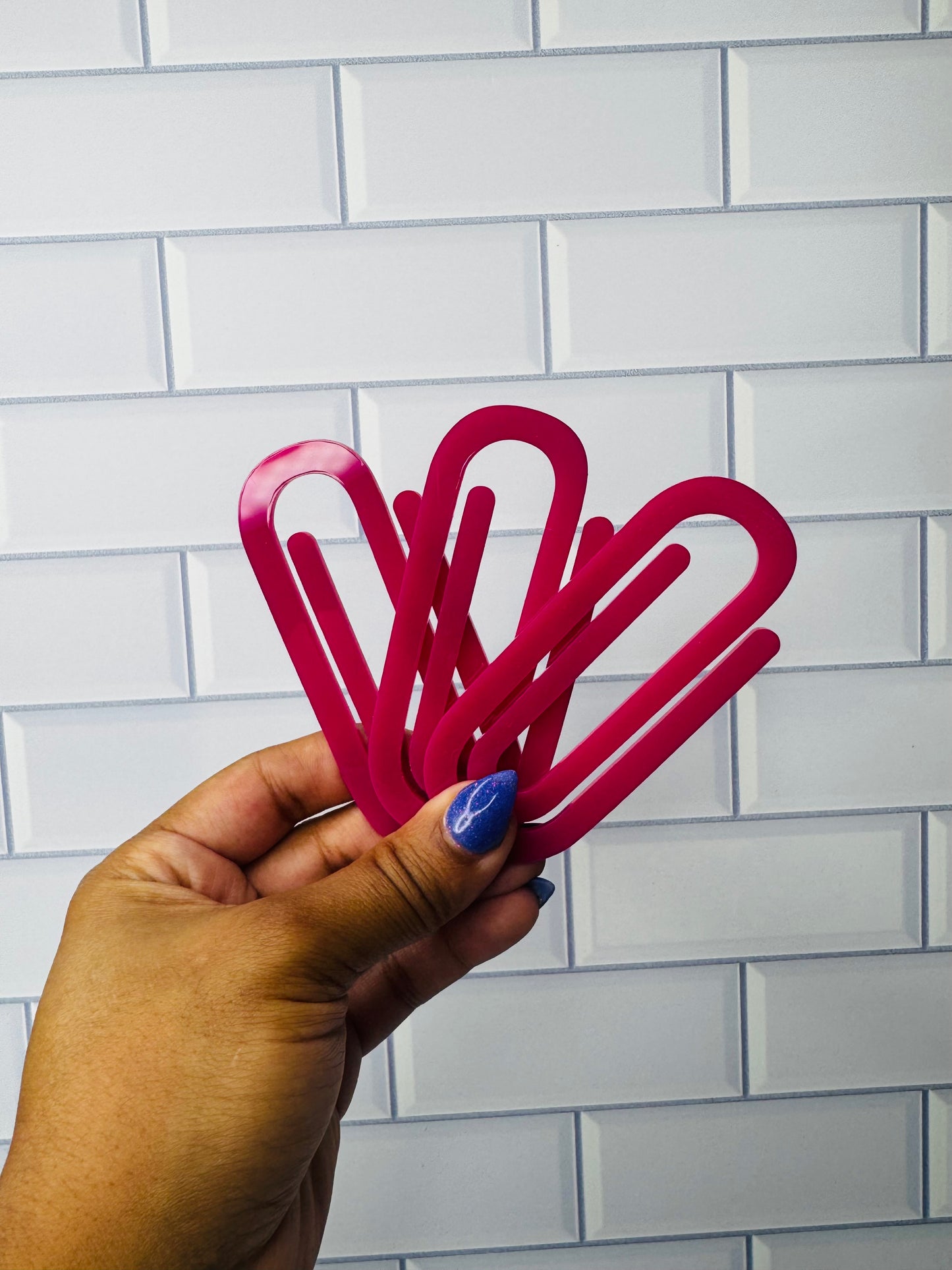 Jumbo Acrylic Paperclip – Fun & Durable Desk Accessory